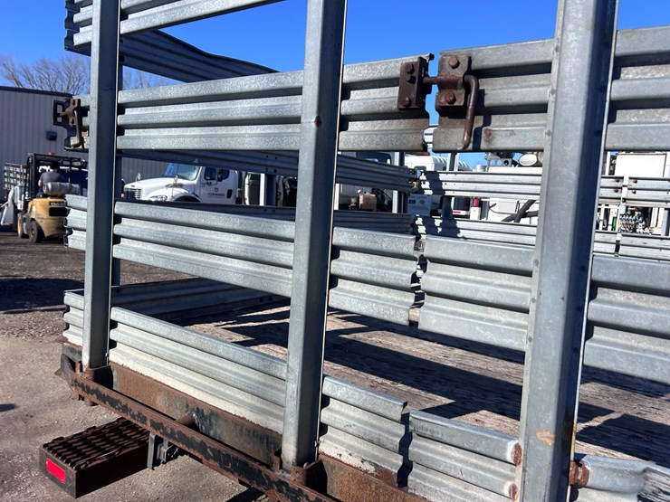 2012-isuzu-npr-image-28