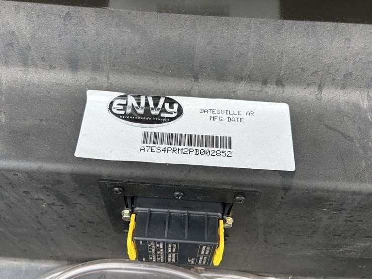 2024-envy-nv4-electric-utility-cart-image-24