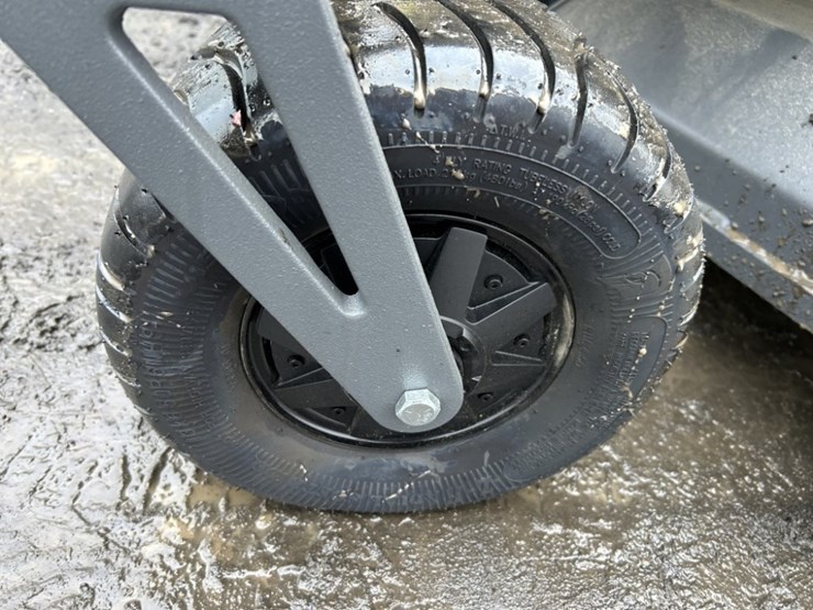 2023-spartan-srt-xde-zero-turn-mower-image-9