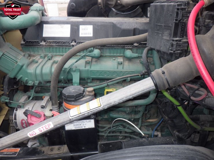 2024-volvo-vnl-300-image-19