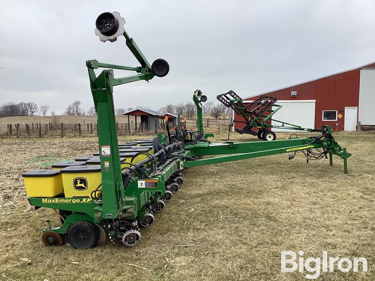 2010-john-deere-1770nt-image-4