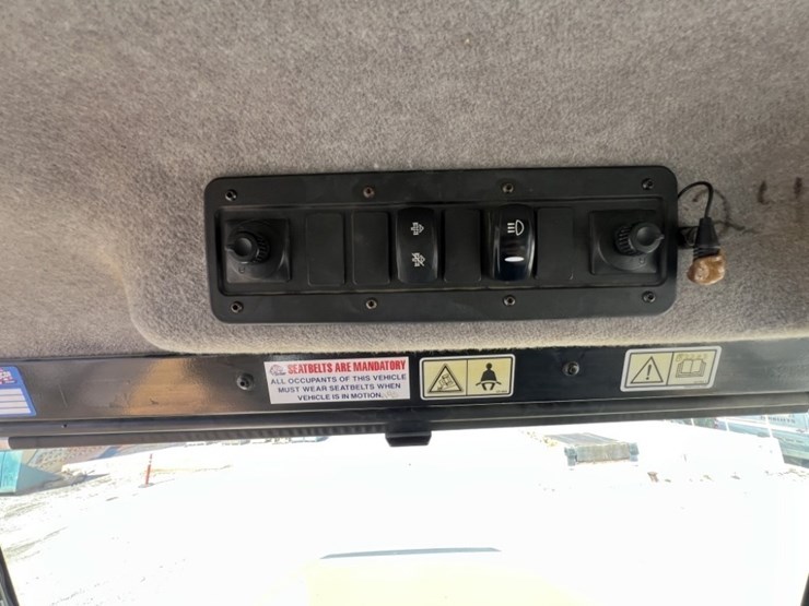 2013-caterpillar-740b-image-37