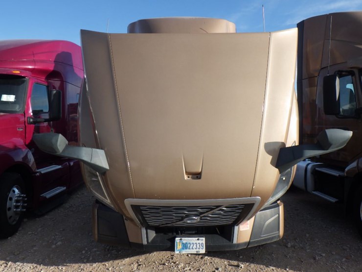 2019-volvo-vnl-300-image-20