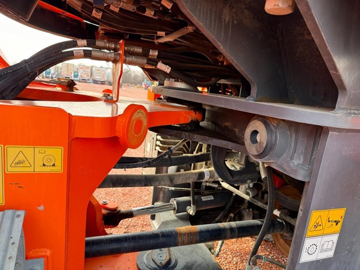 2017-doosan-dl220-5-image-42