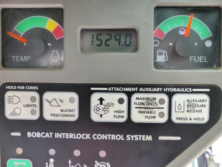 2008-bobcat-t300-image-16