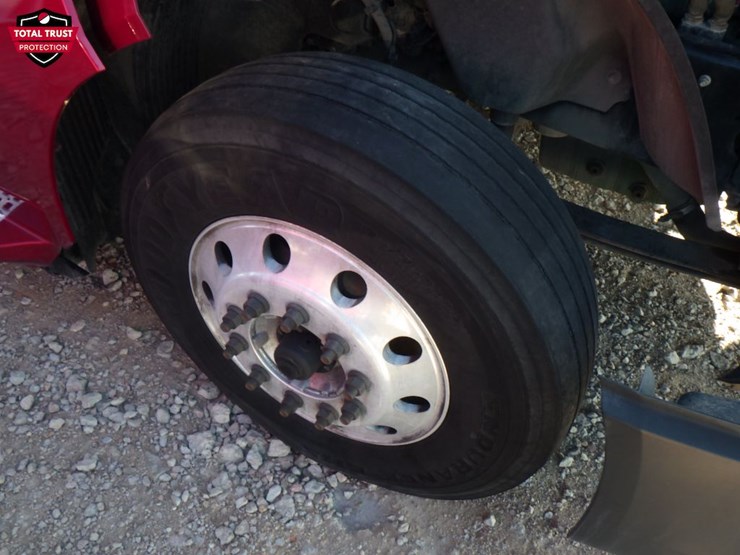 2022-volvo-vnl-300-image-21