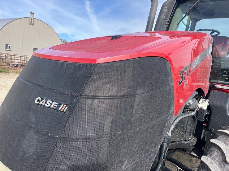 case-ih-magnum-370-cvt-image-14