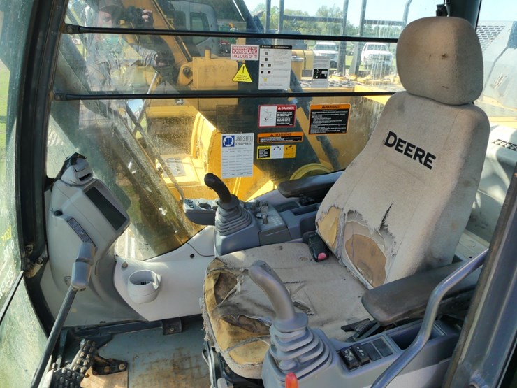 deere-210g-lc-image-12