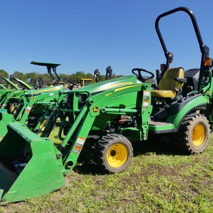 JOHN DEERE 1025R