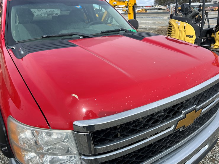 2012-chevrolet-silverado-2500-lt-image-11