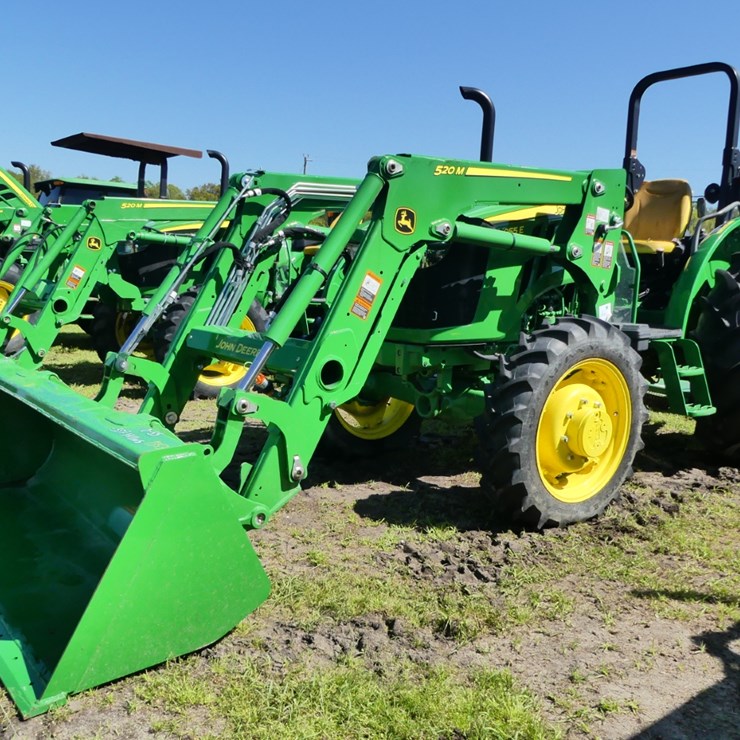 JOHN DEERE 5055E