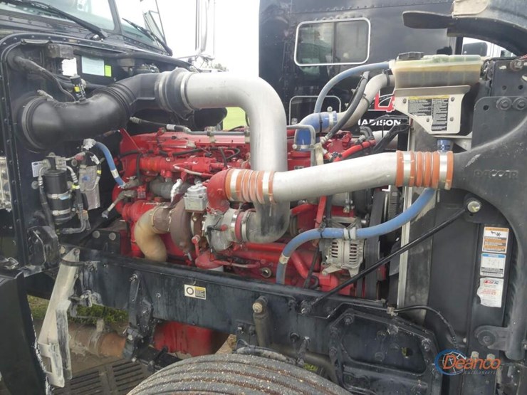 2020-peterbilt-389-image-11