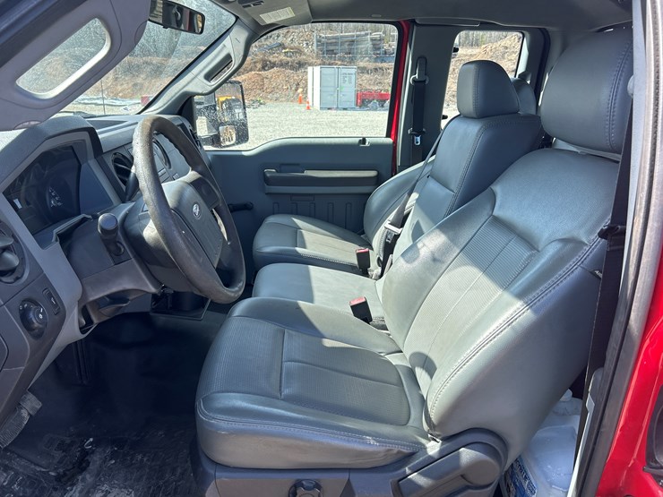 2011-ford-f550-image-56