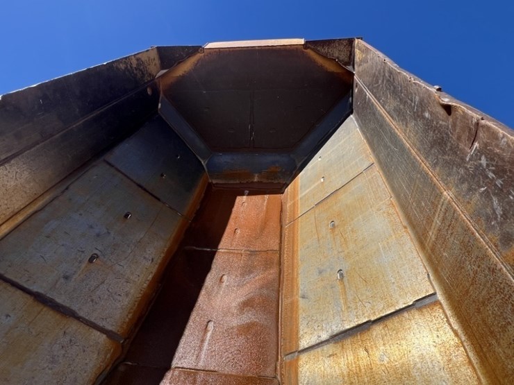 2013-caterpillar-740b-image-49