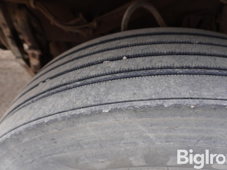 1988-peterbilt-362-image-19