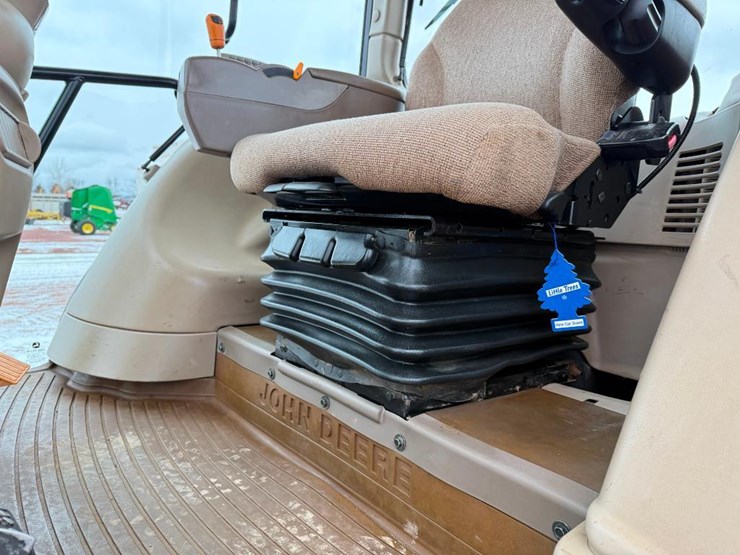 john-deere-7330-premium-image-56