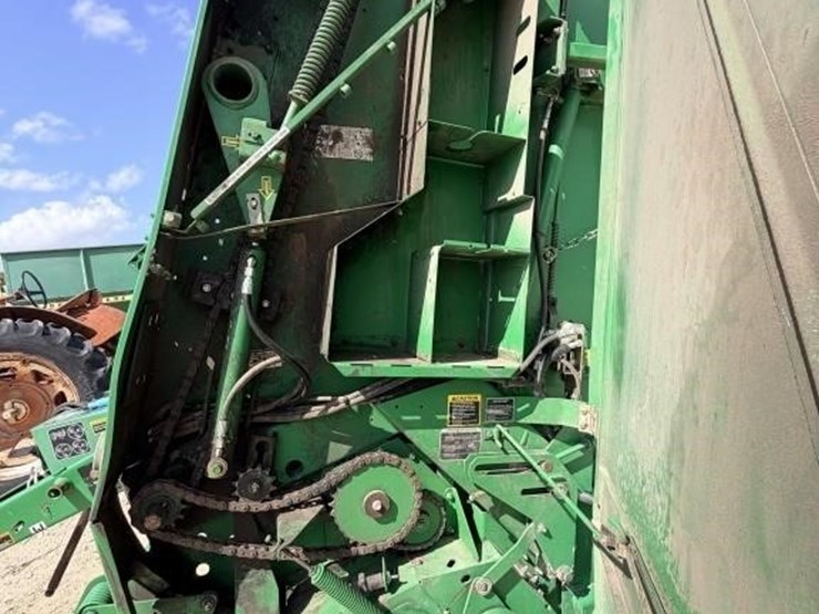 2013-john-deere-569-image-10