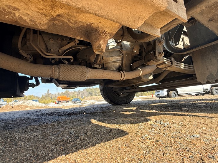 2004-isuzu-npr-image-64