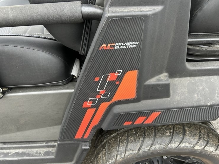 2024-envy-nv4-electric-utility-cart-image-16