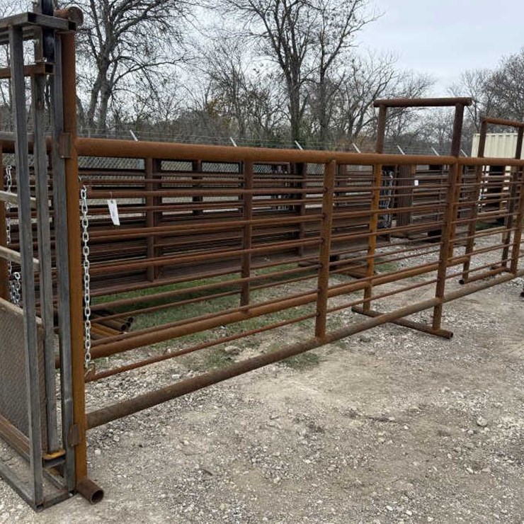 #72 • Cattle Pipe Alley Way 24' w/ Slide Gate