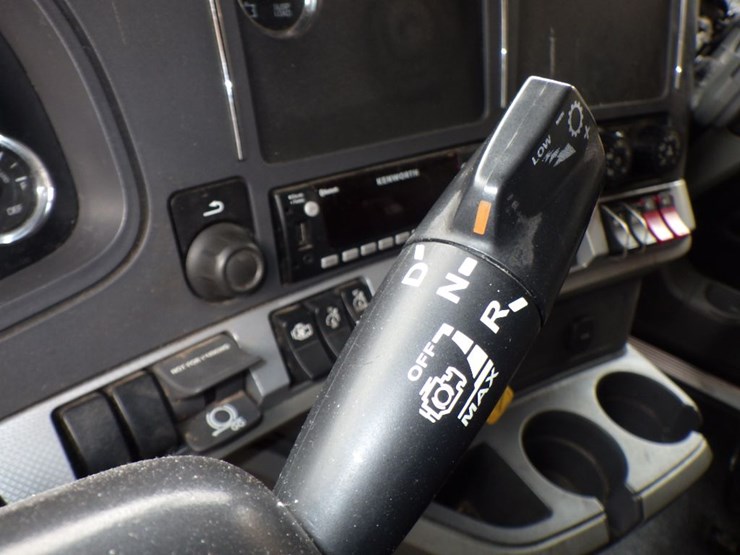 2022-kenworth-t680-image-25