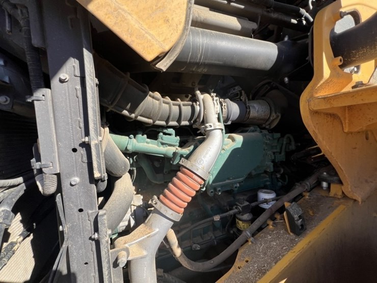 2022-volvo-l90h-image-15