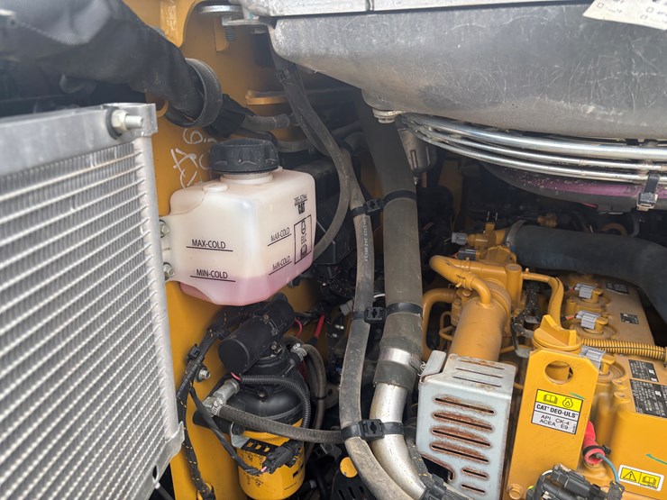 2023-caterpillar-289d3-image-27