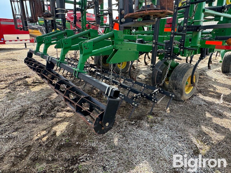 2012-john-deere-2210-image-19