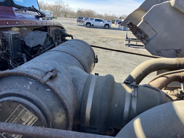 1990-peterbilt-377-image-33