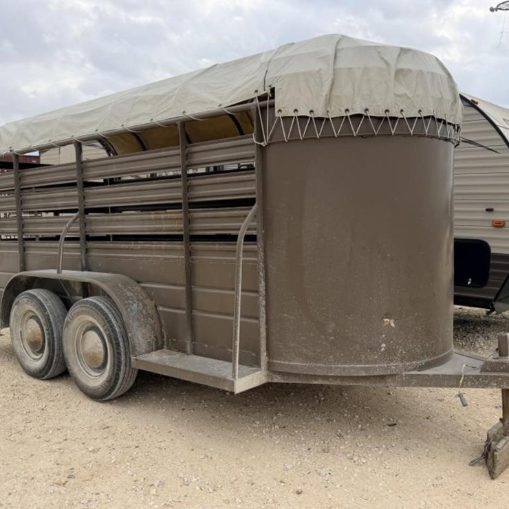 L2 - Leggit Horse Trailer