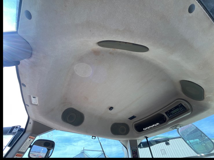 case-ih-magnum-370-cvt-image-42