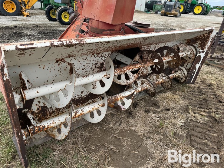 mckee-snolander-1101-8'-snow-blower-image-14