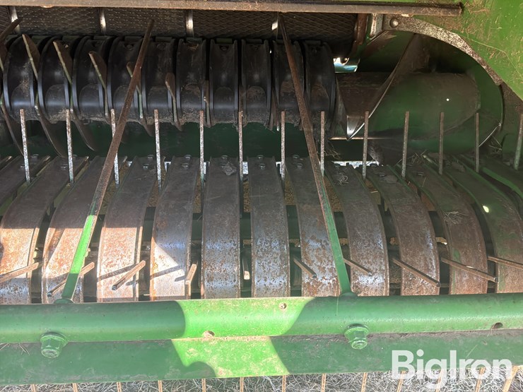 2023-john-deere-560m-image-18