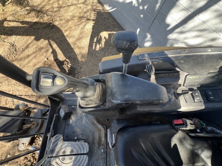 2022-volvo-ecr25d-image-18