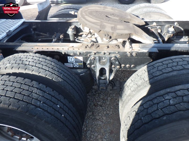 2020-kenworth-t680-image-13