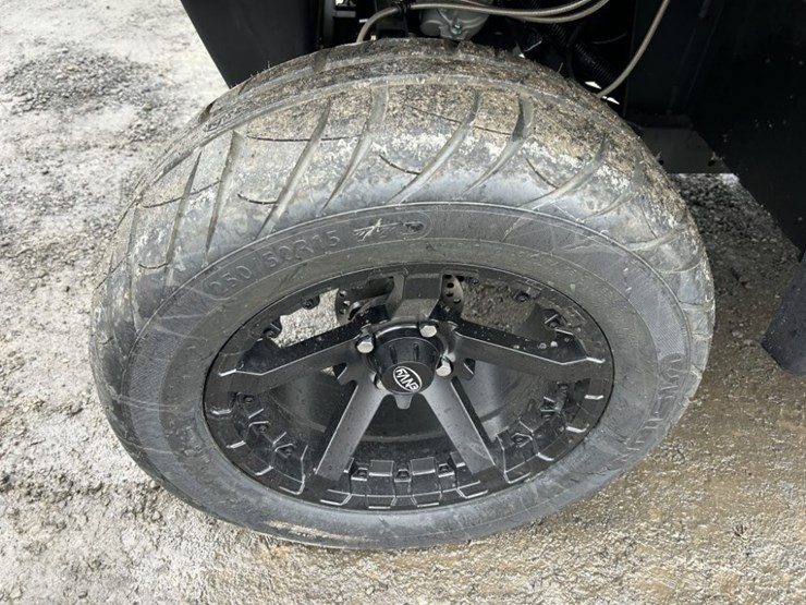 2024-envy-nv4-electric-golf-cart-image-9