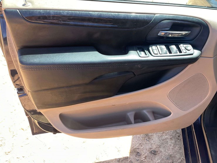 2014-dodge-grand-caravan-image-9