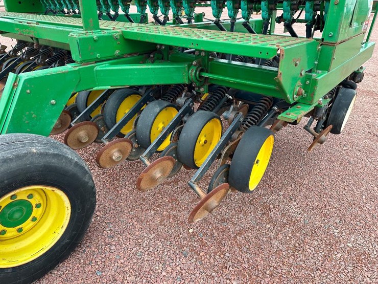 john-deere-750-image-26