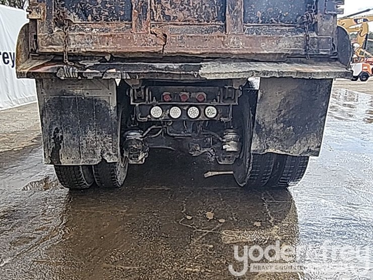 2011-mack-gu713-image-19