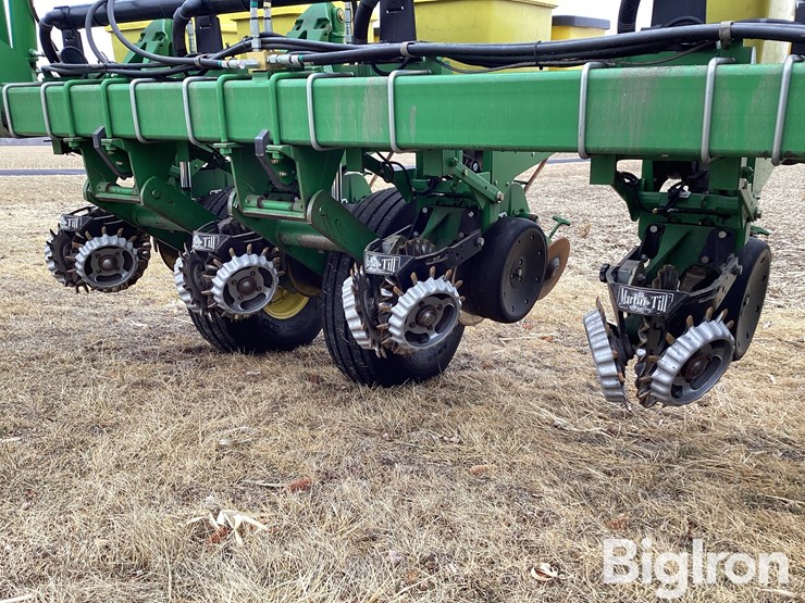 2010-john-deere-1770nt-image-17