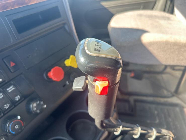 2017-international-lt-image-34