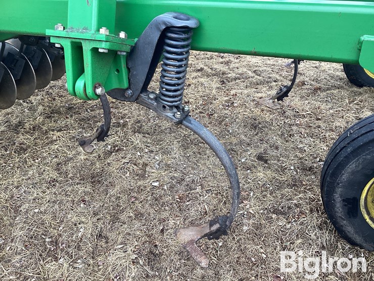 john-deere-2310-image-19