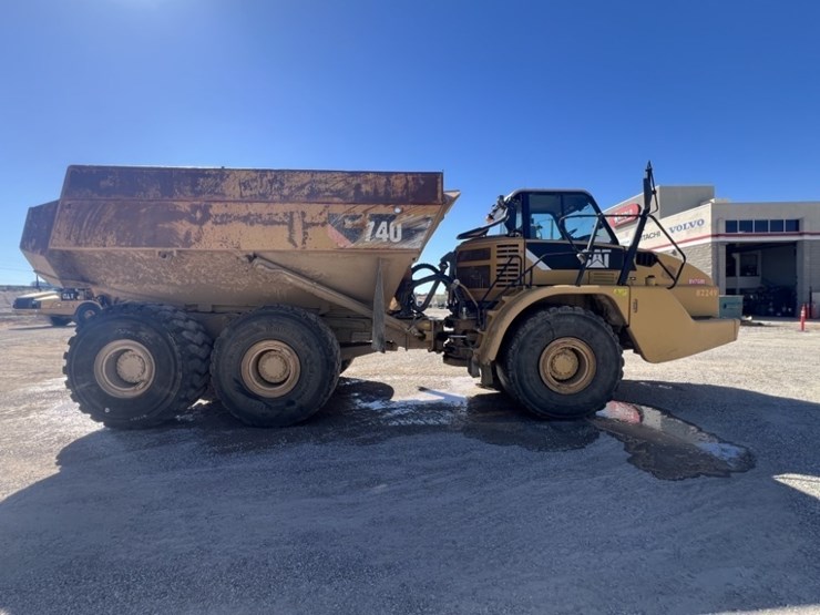 2010-caterpillar-740b-image-6