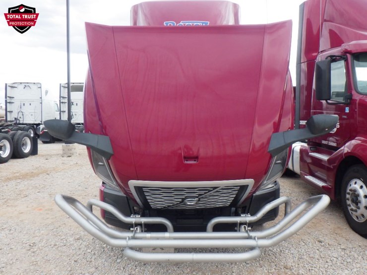 2023-volvo-vnl-300-image-21