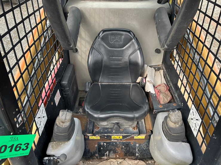 caterpillar-252b-image-31