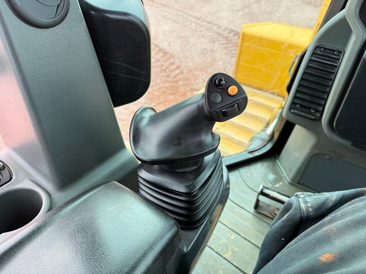 caterpillar-d5k2-lgp-image-48