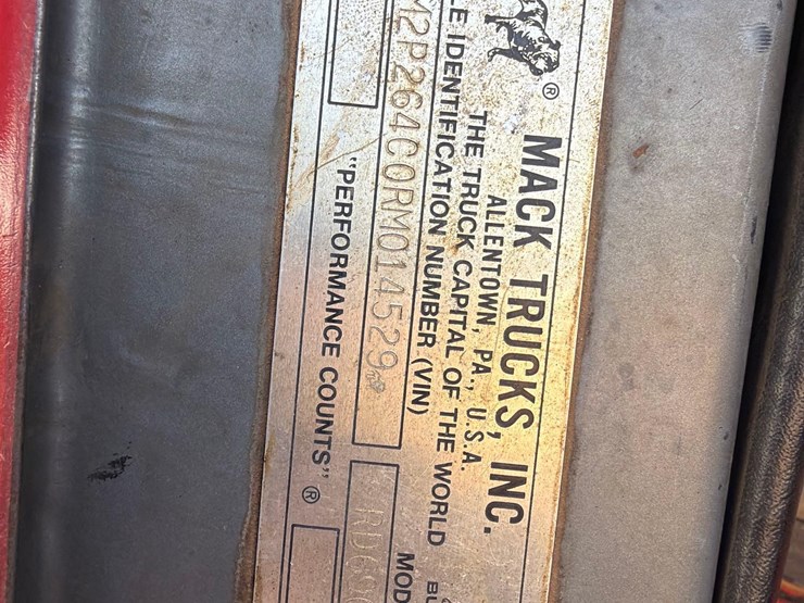 1993-mack-rd690s-image-5