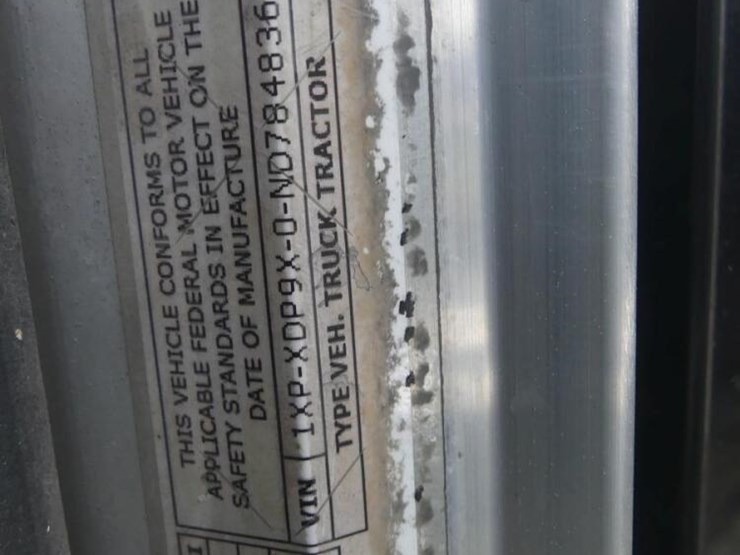 2022-peterbilt-389-image-22