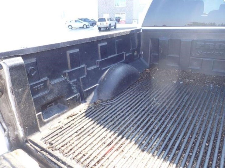 2013-ford-f150-xlt-image-34