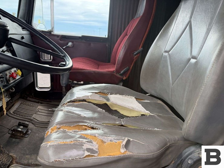 1987-kenworth-t600-image-54